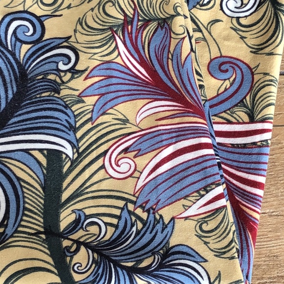 One Size Printed Leggings - Picture 3 of 6